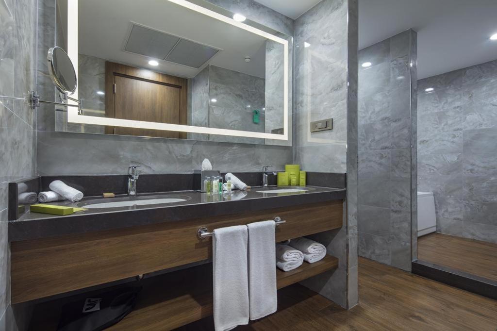 Hilton Garden Inn Yalova Buitenkant foto